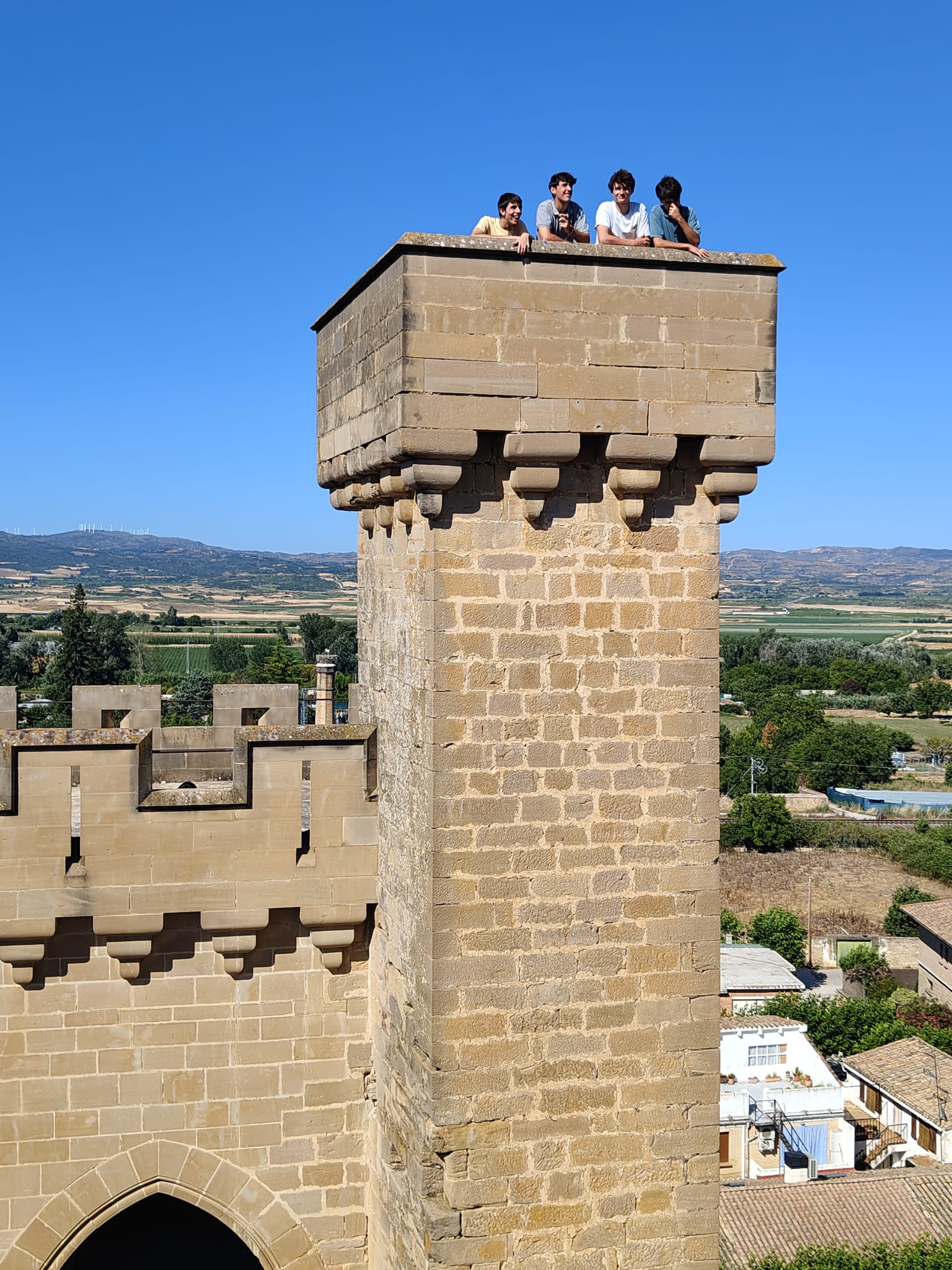 Amigos de Fontal en la muralla de Simancas
